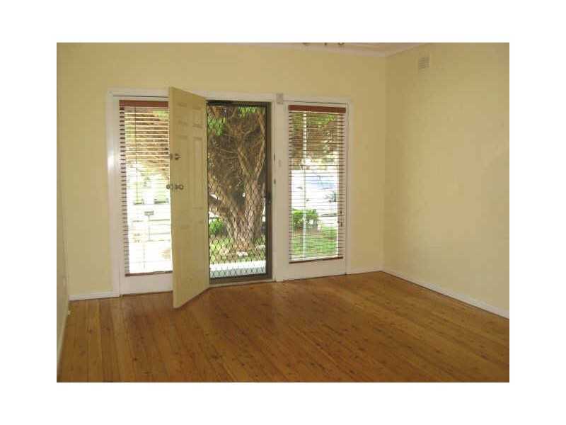 54 Oxford St, Umina Beach NSW 2257