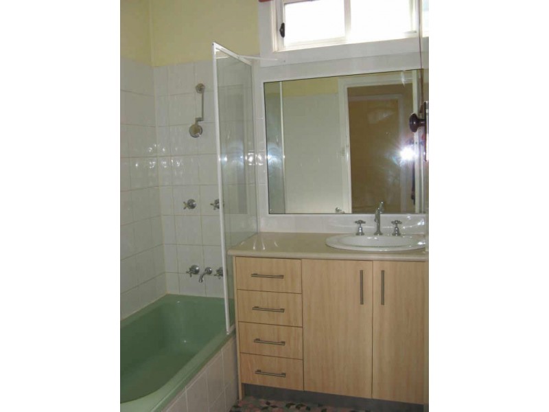 54 Oxford St, Umina Beach NSW 2257