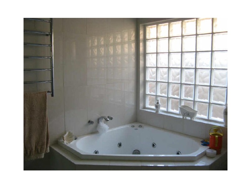 6 Fleet St, Umina Beach NSW 2257