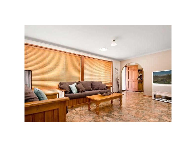 11 Echuca Rd, Empire Bay NSW 2257