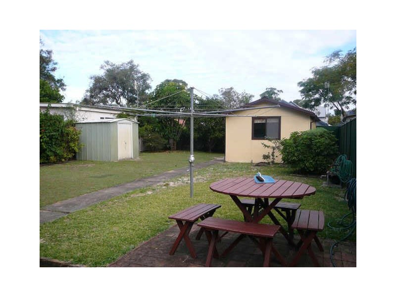 92 Brisbane Ave, Umina Beach NSW 2257