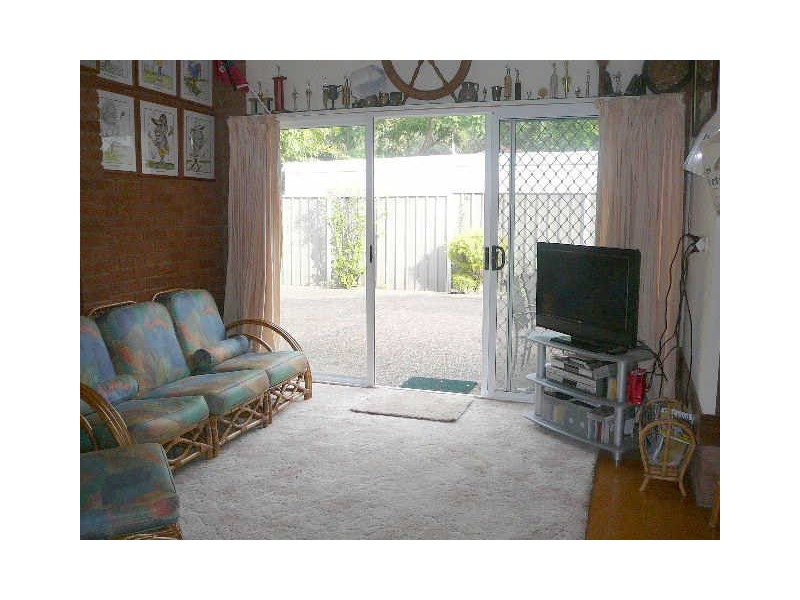 2/2 Plane Street, Blackwall NSW 2256