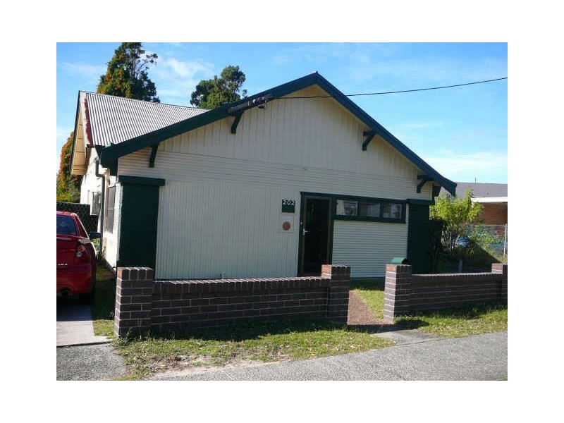 202 Memorial Ave, Ettalong Beach NSW 2257