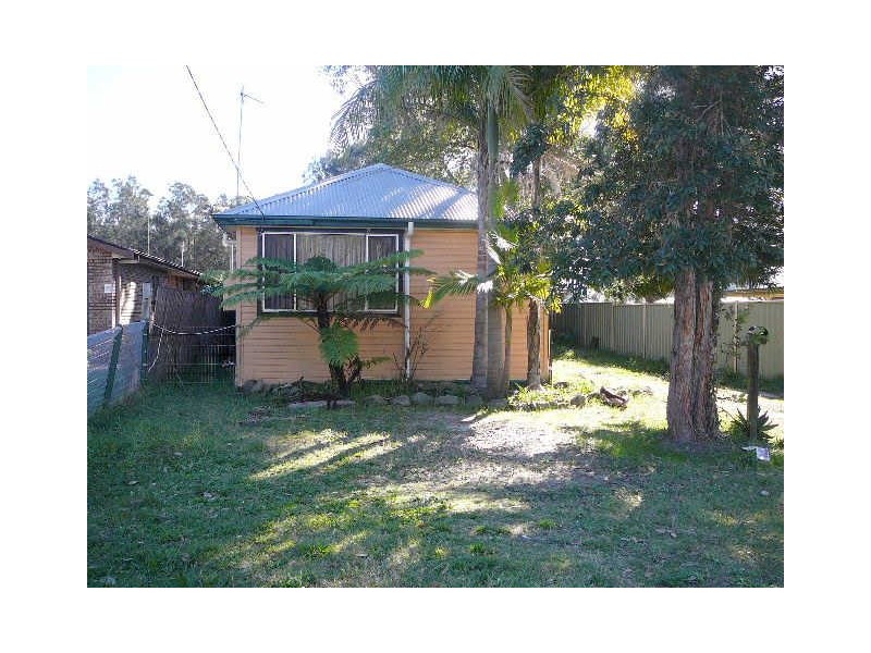 5 Gordon Rd, Empire Bay NSW 2257