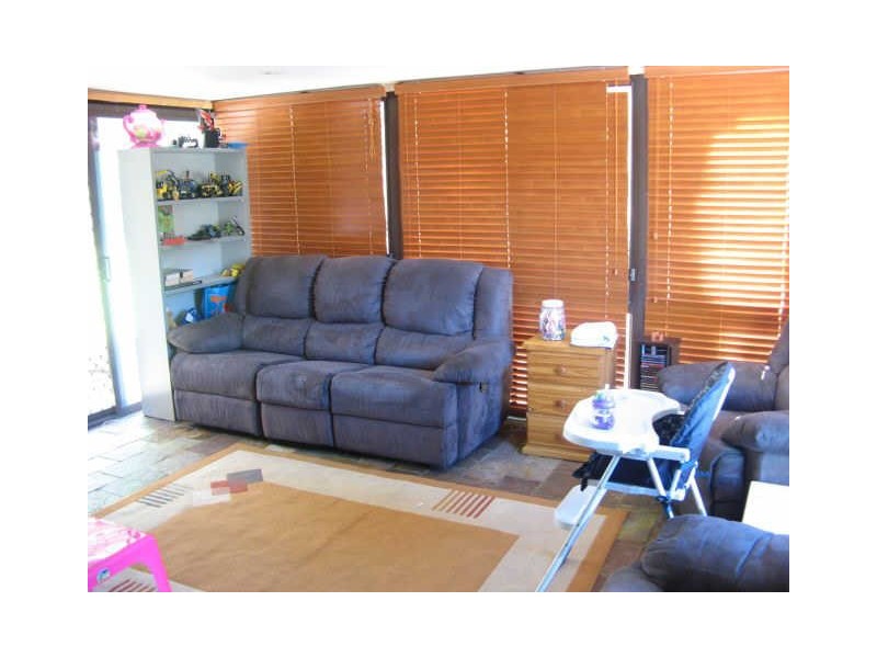 2 Dulkara Rd, Woy Woy NSW 2256