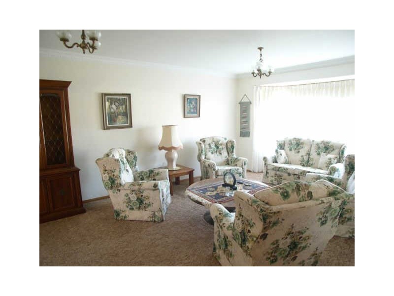 24 Rosewood Dr, Umina Beach NSW 2257