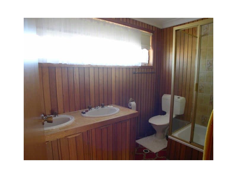 24 Rosewood Dr, Umina Beach NSW 2257