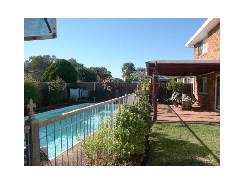 24 Rosewood Dr, Umina Beach NSW 2257