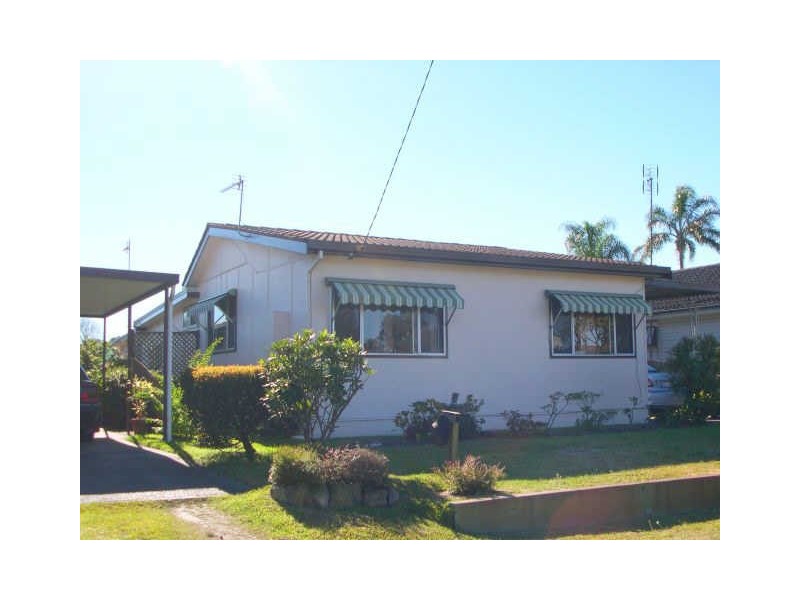 29 Mackenzie Ave, Woy Woy NSW 2256