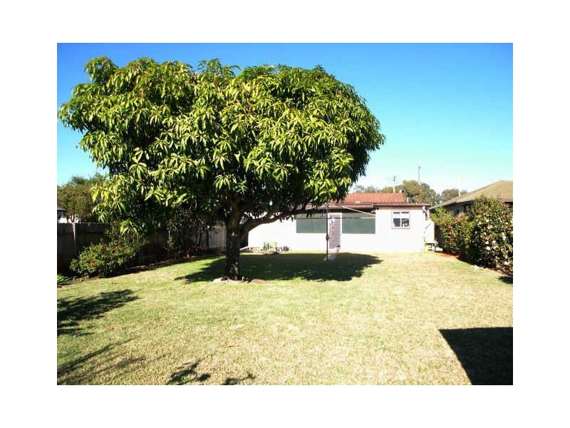 29 Mackenzie Ave, Woy Woy NSW 2256