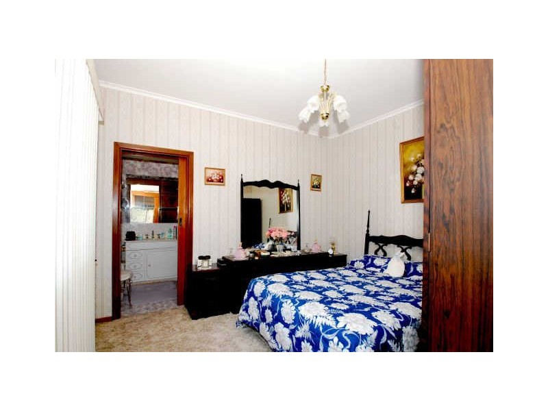 29 Mackenzie Ave, Woy Woy NSW 2256
