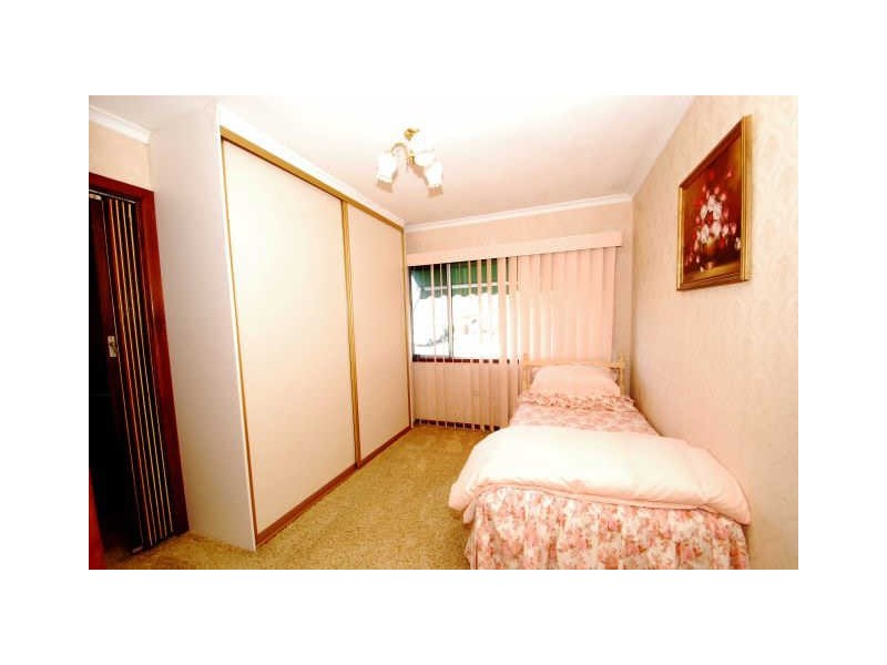 29 Mackenzie Ave, Woy Woy NSW 2256