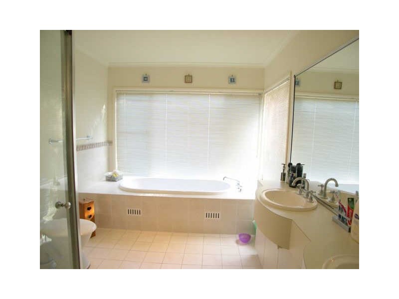 24 Janet Ave, Umina Beach NSW 2257