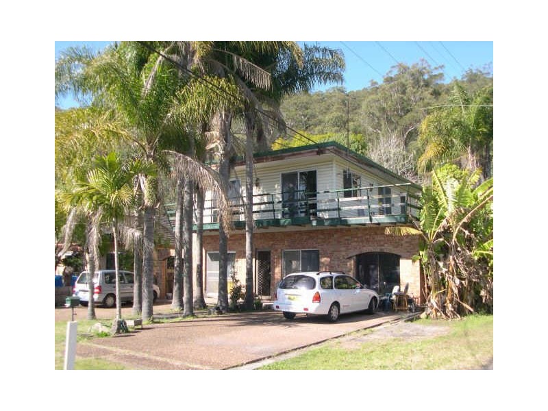 1 Oak Street, Blackwall NSW 2256