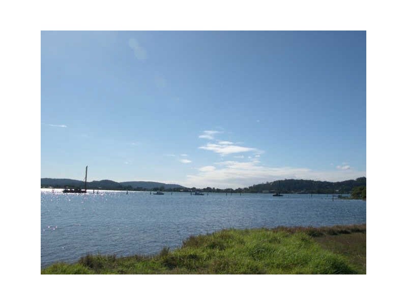 1 Oak Street, Blackwall NSW 2256