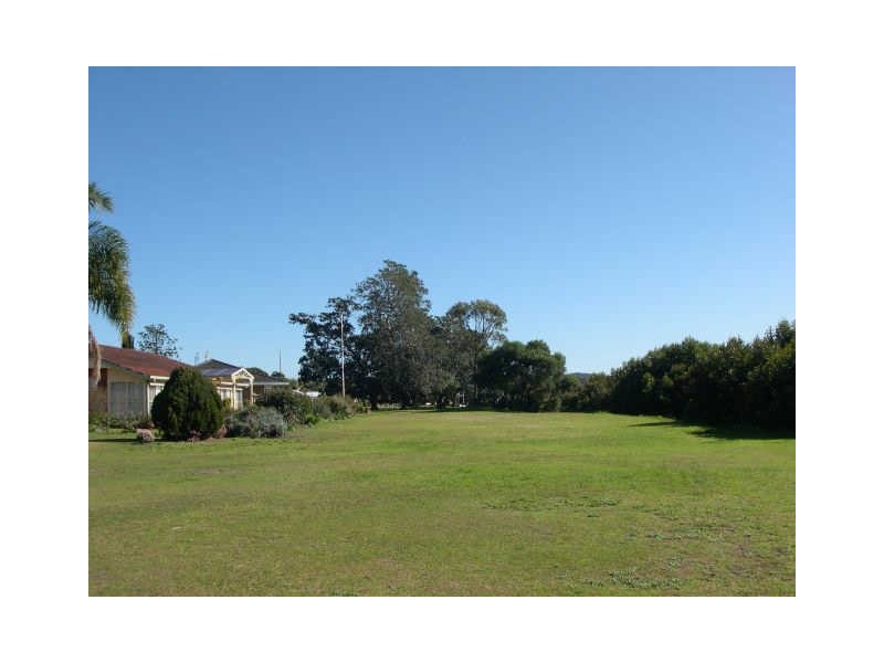 1 Oak Street, Blackwall NSW 2256