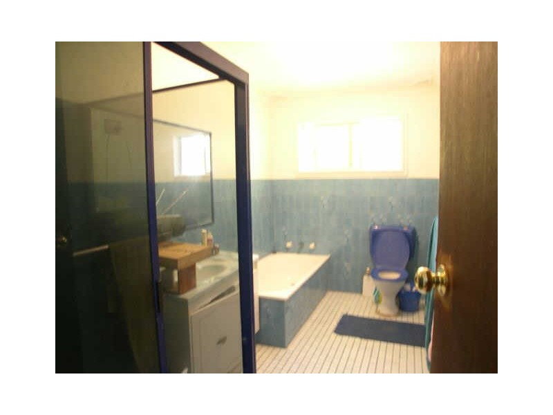 1 Oak Street, Blackwall NSW 2256