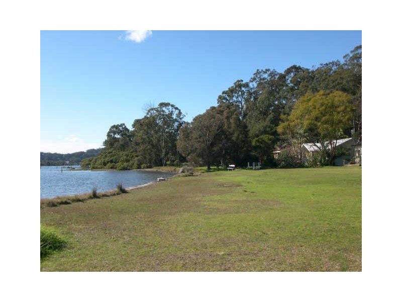 1 Oak Street, Blackwall NSW 2256