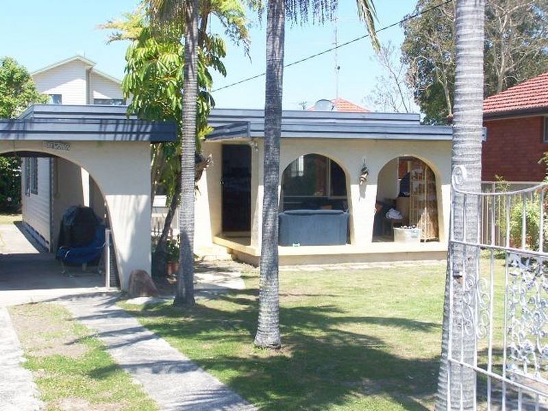 2 Harold St, Umina Beach NSW 2257