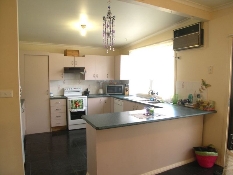 46 Watkin Ave, Woy Woy NSW 2256