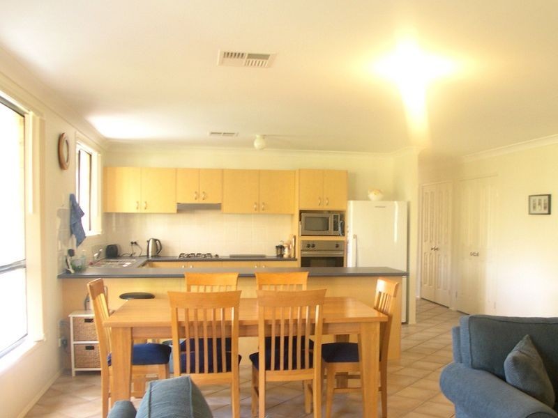 60 Gallipoli Ave, Woy Woy NSW 2256