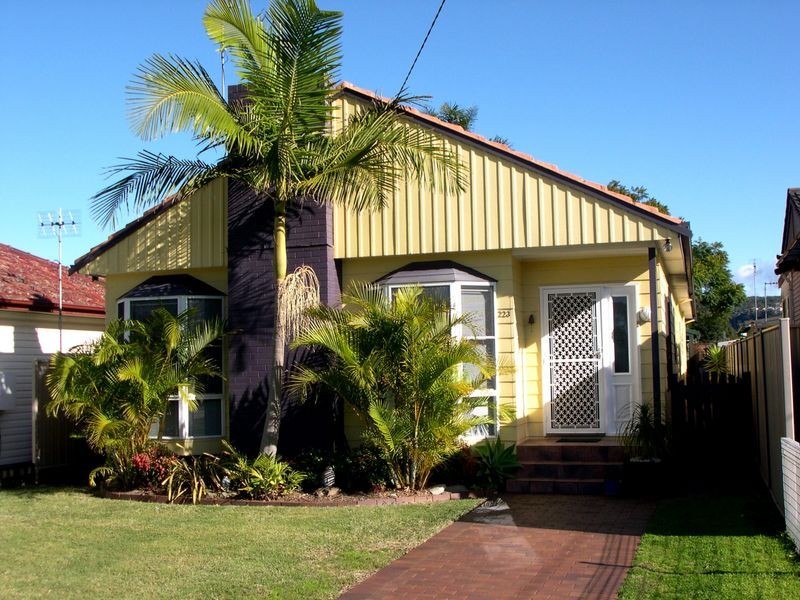 223 Trafalgar Avenue, Umina Beach NSW 2257