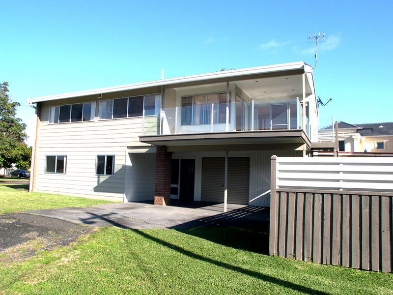 136 Booker Bay Rd, Booker Bay NSW 2257