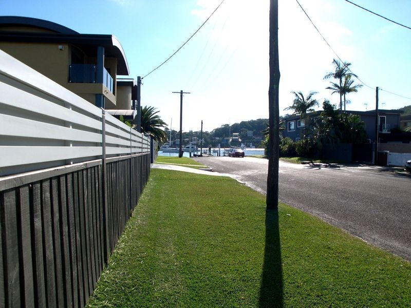 136 Booker Bay Rd, Booker Bay NSW 2257