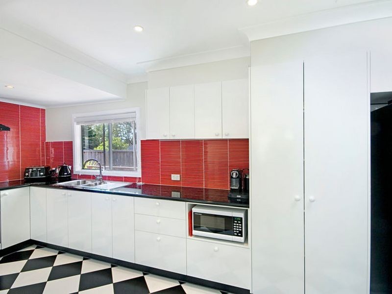 11 Alpha Rd, Woy Woy NSW 2256