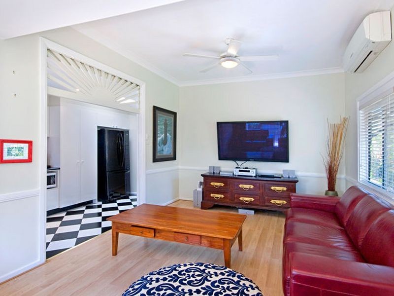 11 Alpha Rd, Woy Woy NSW 2256