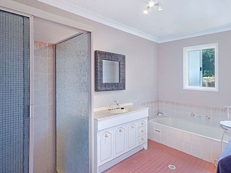 11 Alpha Rd, Woy Woy NSW 2256