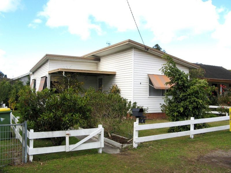 4 Lurline Street, Ettalong Beach NSW 2257