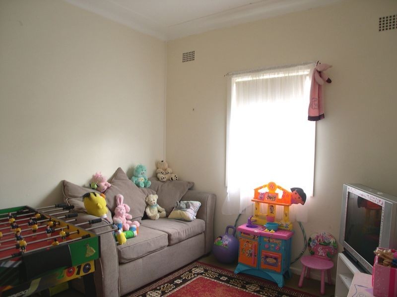 7 Greene St, Woy Woy NSW 2256