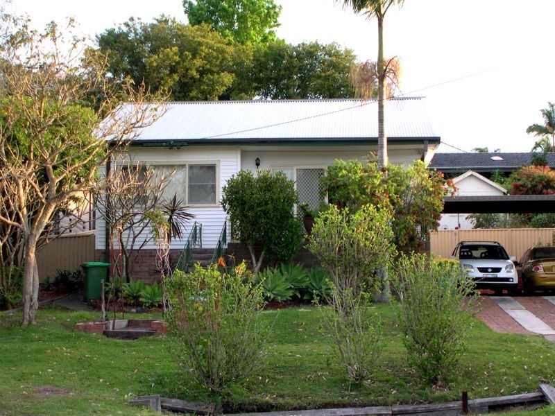 30 Orana St, Green Point NSW 2251