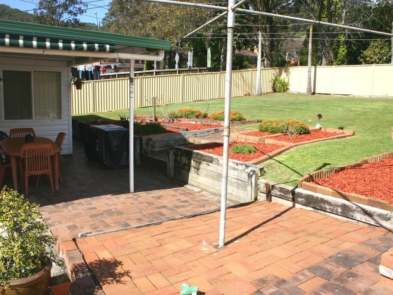 30 Orana St, Green Point NSW 2251