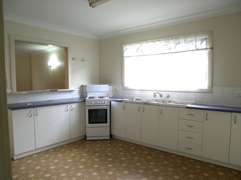 16 Barrenjoey Rd, Ettalong Beach NSW 2257