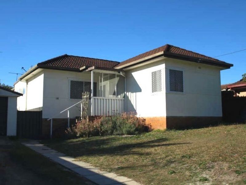 18 Ocean Beach Rd, Woy Woy NSW 2256