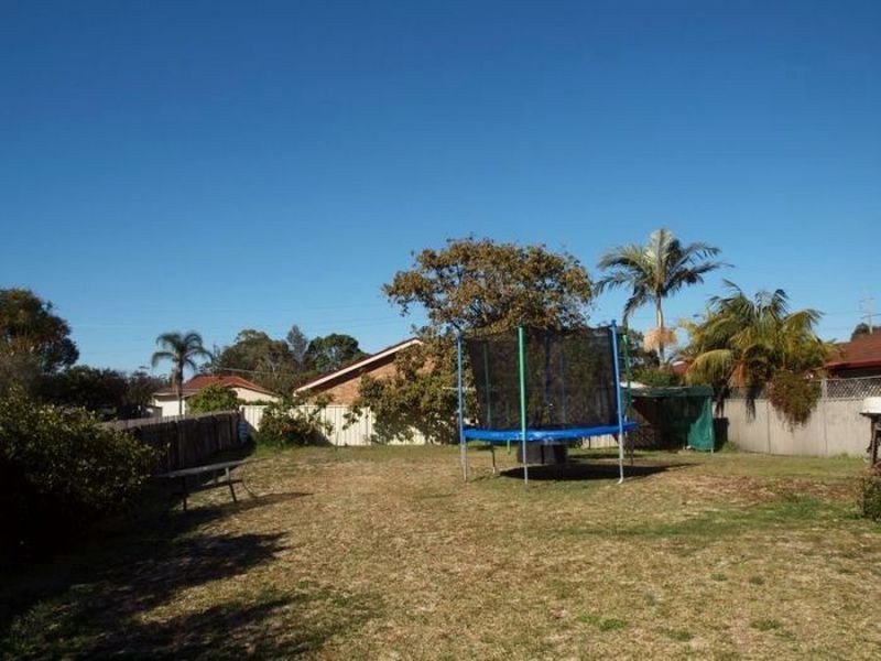 18 Ocean Beach Rd, Woy Woy NSW 2256