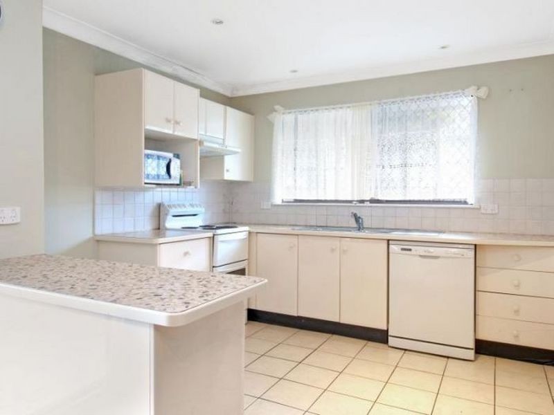 13 Rowan St, Woy Woy NSW 2256