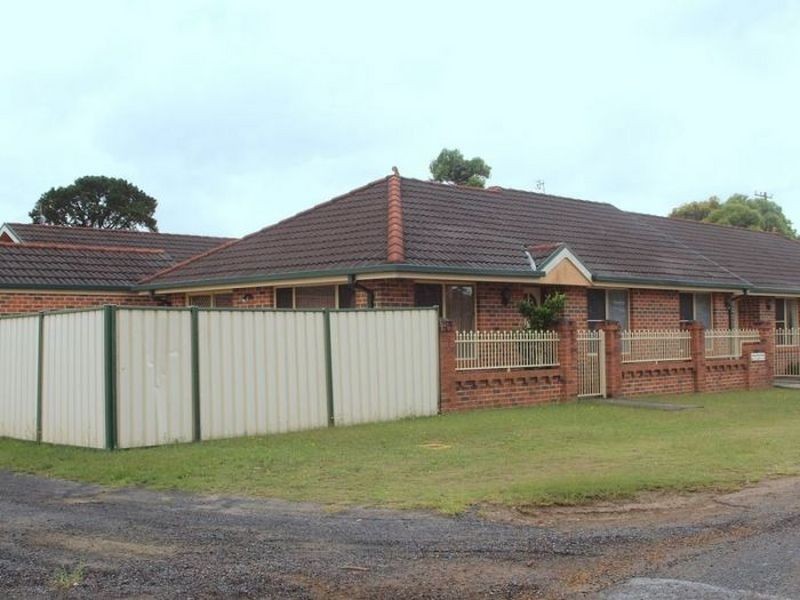 1&2/77 Trafalgar Ave, Woy Woy NSW 2256