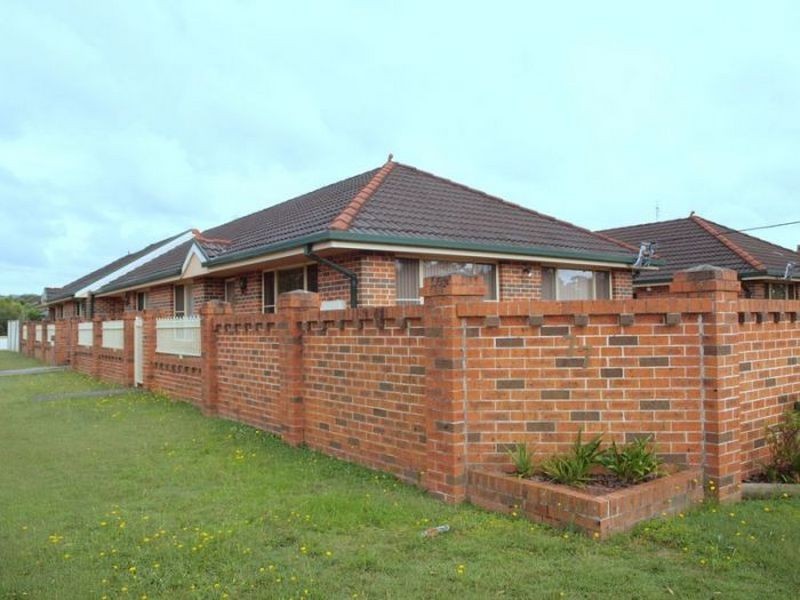 1&2/77 Trafalgar Ave, Woy Woy NSW 2256