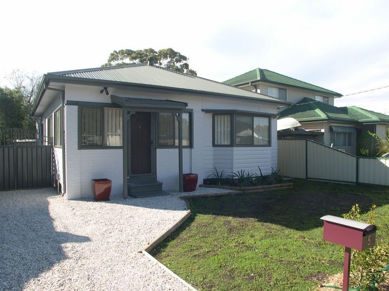 5 Inkerman Ave, Woy Woy NSW 2256