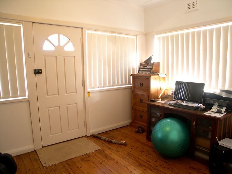 5 Inkerman Ave, Woy Woy NSW 2256