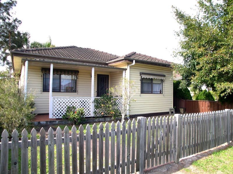 40 Barrenjoey Rd, Ettalong Beach NSW 2257