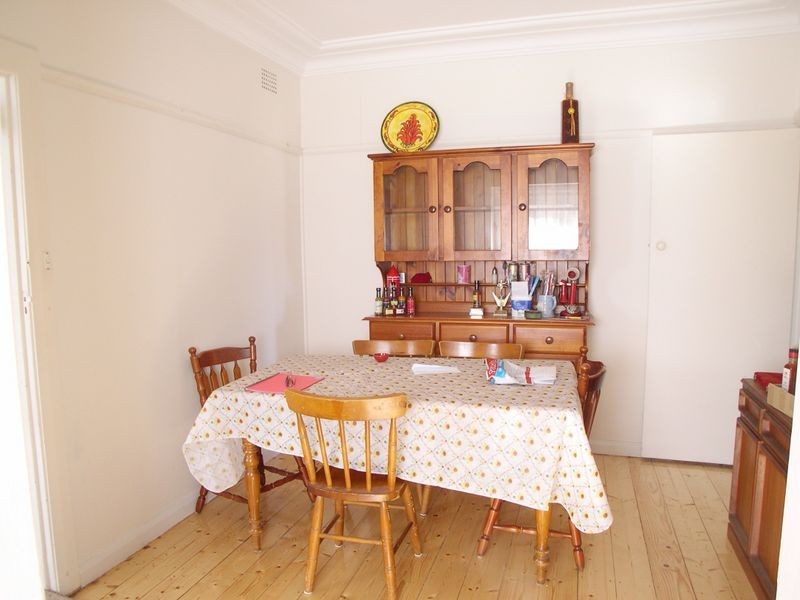 40 Barrenjoey Rd, Ettalong Beach NSW 2257