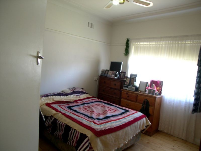 40 Barrenjoey Rd, Ettalong Beach NSW 2257