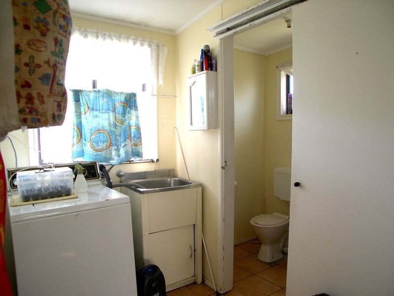 40 Barrenjoey Rd, Ettalong Beach NSW 2257