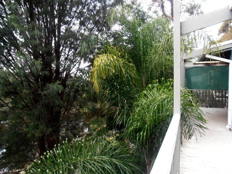 32 Sublime Point Ave, Tascott NSW 2250