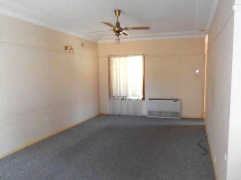 80 McMasters Rd, Woy Woy NSW 2256