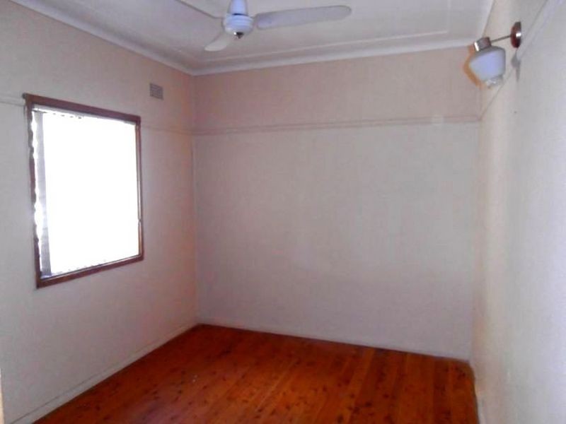 80 McMasters Rd, Woy Woy NSW 2256